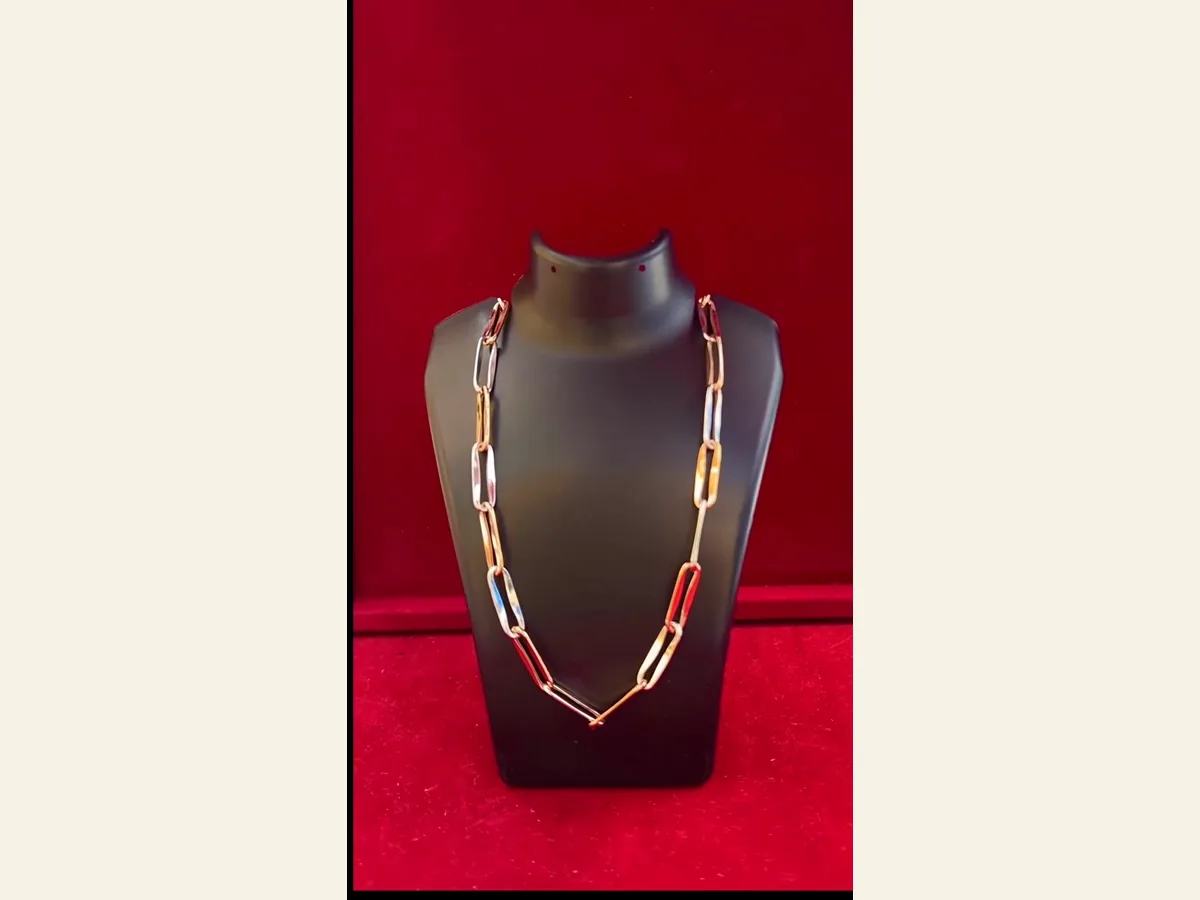 An 18K rose gold chain